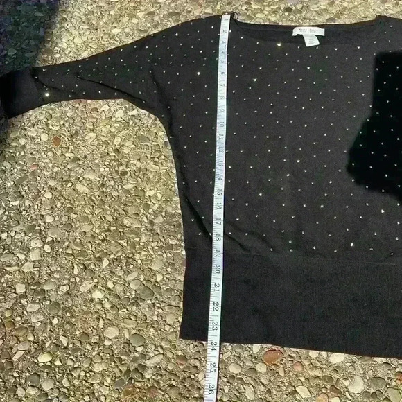 White House/Black women pullover crew neck bat wing sweater gold crystal accent - Picture 5 of 9